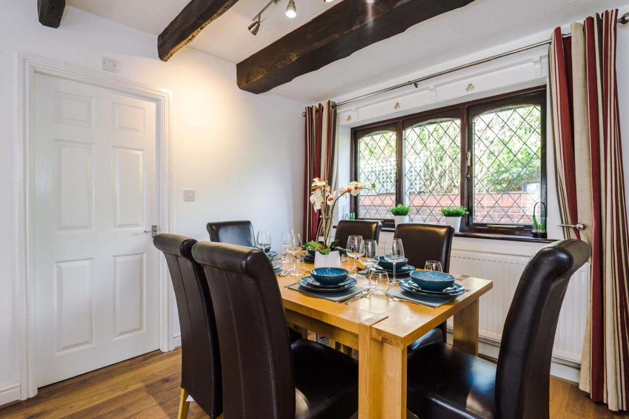 Sunshine Cottage By Happy Sunshine Stay Golborne Exterior photo